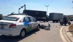 Nam sinh bị thương nặng sau va chạm với taxi