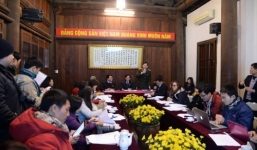 Xuất hiện thầy đồ nhìn từ điển vẫn… không viết được chữ