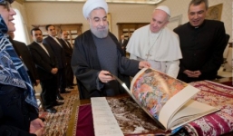 Italia che tượng khỏa thân đón Tổng thống Iran khiến dân nổi giận