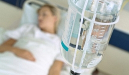 Suýt mất mạng vì trích thuốc trĩ ở phòng khám tư