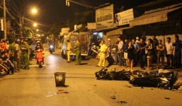 Xe máy đấu đầu, 2 người chết, 1 người nguy kịch