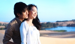 Minh Hằng hạnh phúc sánh đôi bên Quý Bình 