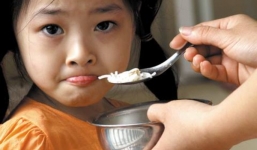 Chuyên gia tâm lý chỉ ra suy nghĩ sai lầm về con cái của bà mẹ Việt