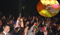 DJ Slim V khiến hàng ngàn sinh viên cháy trong đại nhạc hội INED 