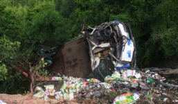 Xe ô tô lao xuống vực sâu 200m, 4 người tử vong