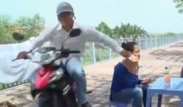 Nữ sinh viên kéo tên cướp điện thoại ngã khỏi xe máy