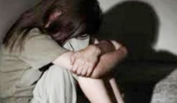 Nữ sinh cấp 3 phải nghỉ học vì… sinh con