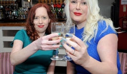 Choáng váng khi biết chồng muốn làm phụ nữ