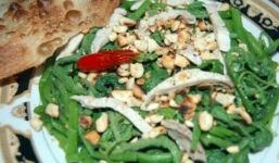 Món ngon ngày Tết: Ngọn bí trộn thơm ngon hấp dẫn