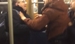 Video: Bênh vực cô gái trẻ, 2 cụ ông bị hành hung