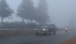 7 lưu ý “sống còn” khi lái xe trong sương