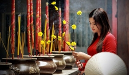 Phong tục ngày Tết: Đi chùa thế nào cho đúng
