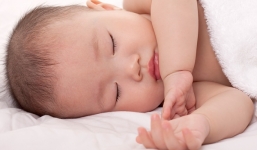 Cách cho trẻ đi ngủ mà không quấy khóc