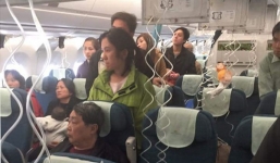 Máy bay Vietnam Airlines gặp sự cố, một tiếp viên hàng không bị thương nhẹ