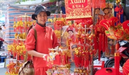 Ngọc Hân rạng rỡ đi chợ Tết cùng em dâu xinh xắn