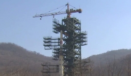 Triều Tiên phóng tên lửa tầm xa, Mỹ - Nhật - Hàn họp khẩn