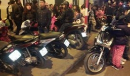 Đêm giao thừa gửi xe bị 'chặt chém' kinh hoàng