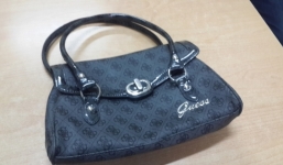 Đi chúc tết người thân, nảy sinh lòng tham cướp giật túi xách