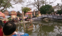 Giới trẻ nô nức đi chợ se duyên tìm bạn tình ngày đầu năm Bính Thân