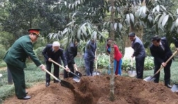 Tổng Bí thư dâng hương tưởng niệm Chủ tịch Hồ Chí Minh tại Khu K3