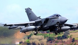 Video: Chiến đấu cơ Anh phóng tên lửa xuyên cửa số diệt IS