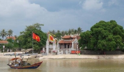  Đi lễ đầu năm tại ngôi đền thiêng nổi tiếng xứ Nghệ