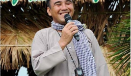 MC Quyền Linh và tuổi thơ từng phải đi lượm ve chai, lông vịt