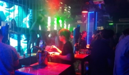 Mời chào đến Z, tra tấn âm thanh ở....Beer Club !