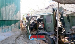 Tai nạn giao thông, một người đàn ông bị cuốn vào gầm xe tải