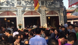 Thủ tướng yêu cầu cán bộ, công chức không đi lễ hội trong giờ hành chính