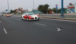 Dàn xe trăm tỷ chạy rầm rầm diễu phố Sài Gòn
