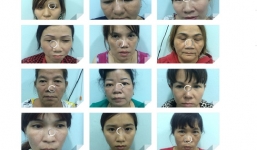 Bắt quả tang hàng chục “quý bà” say sưa sát phạt trên chiếu bạc