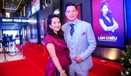 Vợ Bình Minh hộ tống chồng dự sự kiện