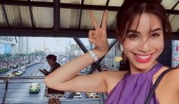 Facebook sao Việt: Phạm Hương rạng rỡ trên đất Thái