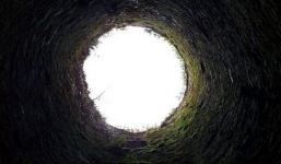 Cụ bà sống sót thần kỳ khi bị mắc kẹt dưới giếng sâu 9 ngày