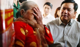 Ông Đinh La Thăng ân cần: “Mẹ có chỉ đạo gì không?”