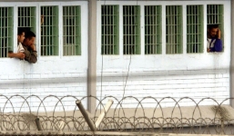 Phát hiện 100 thi thể dưới cống nhà tù Colombia