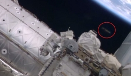 Nghi vấn UFO 'lượn lờ' theo dõi trạm vũ trụ quốc tế ISS
