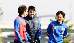 Video: Xuân Trường dạo phố tại Nhật Bản cùng đồng đội mới