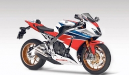Honda hé lộ thông tin CBR 1000RR hoàn toàn mới