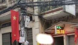 Gia đình tá hỏa phát hiện con gái 15 tuổi trong nhà nghỉ với trai lạ