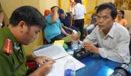 Bắt 'kẻ biến thái' sàm sỡ phụ nữ đi lễ chùa