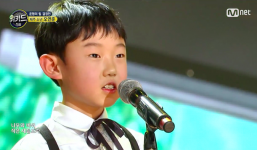 Cậu bé 9 tuổi khiến hàng vạn khán giả hàn bật khóc