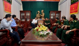 Bí thư Thành ủy Đinh La Thăng: Phải động viên các chiến sĩ làm việc hiệu quả