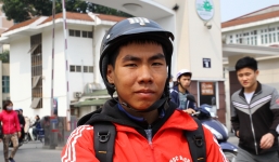 Nam sinh Bách Khoa chạy xe ôm lấy tiền cứu bạn trọng bệnh