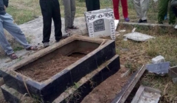 Quảng Ninh: Ngôi mộ bị kẻ xấu đập phá, đào xới