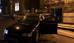 Video: 6 tên trộm đang phá ATM thì đụng mặt thám tử