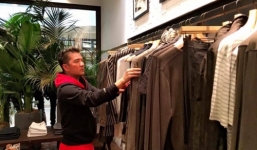 Đàm Vĩnh Hưng không tiếc tiền mua sắm tại Mỹ