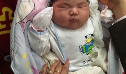 Bé sơ sinh nặng 6,1kg chào đời ở Nam Định