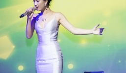 Ái Phương diện cây hàng hiệu 1,5 tỷ đồng đi sự kiện